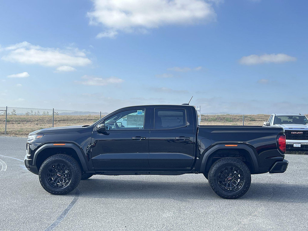 New 2026 GMC Canyon Elevation w/ LPO, Black Badging Package RWD image 6