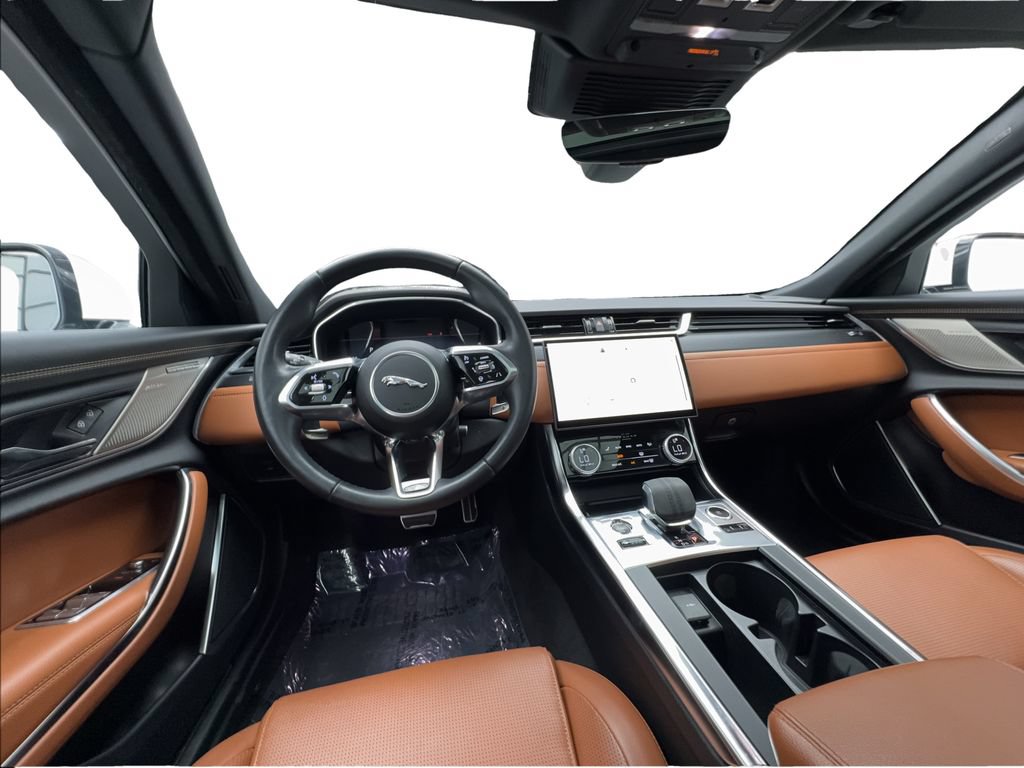 Used 2024 Jaguar XF R-Dynamic SE RWD image 32