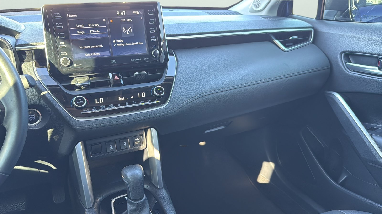 Used 2022 Toyota Corolla Cross XLE w/ Convenience Package FWD image 19