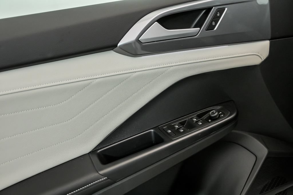New 2026 Volkswagen Taos SEL AWD/4WD image 5