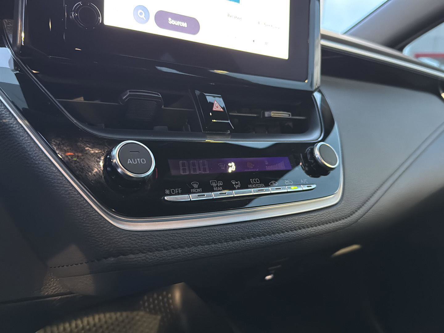 Certified 2023 Toyota Corolla SE image 22