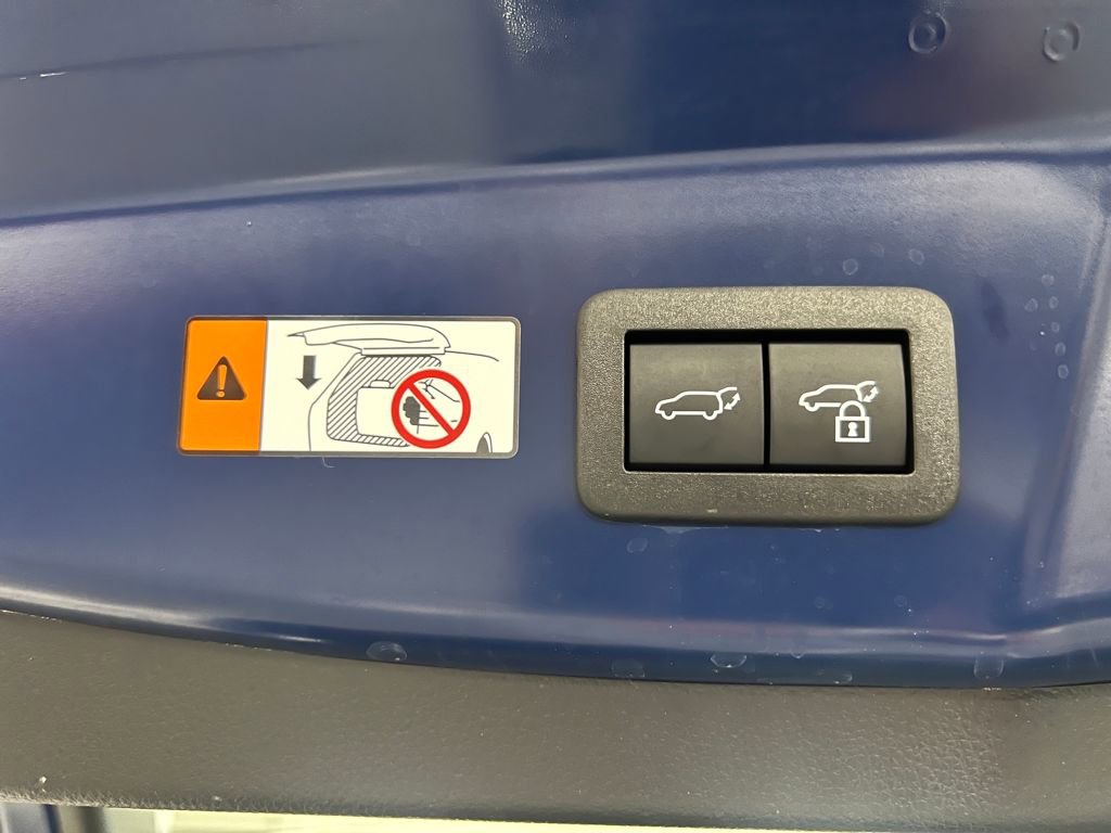 Used 2025 Toyota Prius XSE Premium image 45