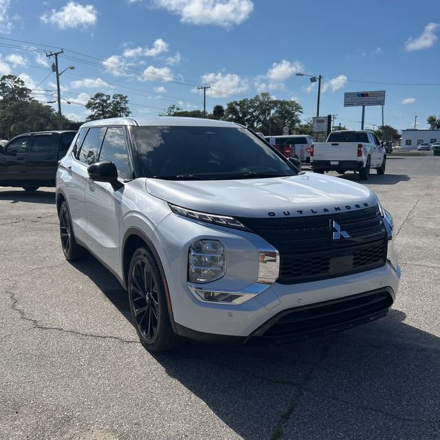 Used 2024 Mitsubishi Outlander SE Black Edition FWD image 7