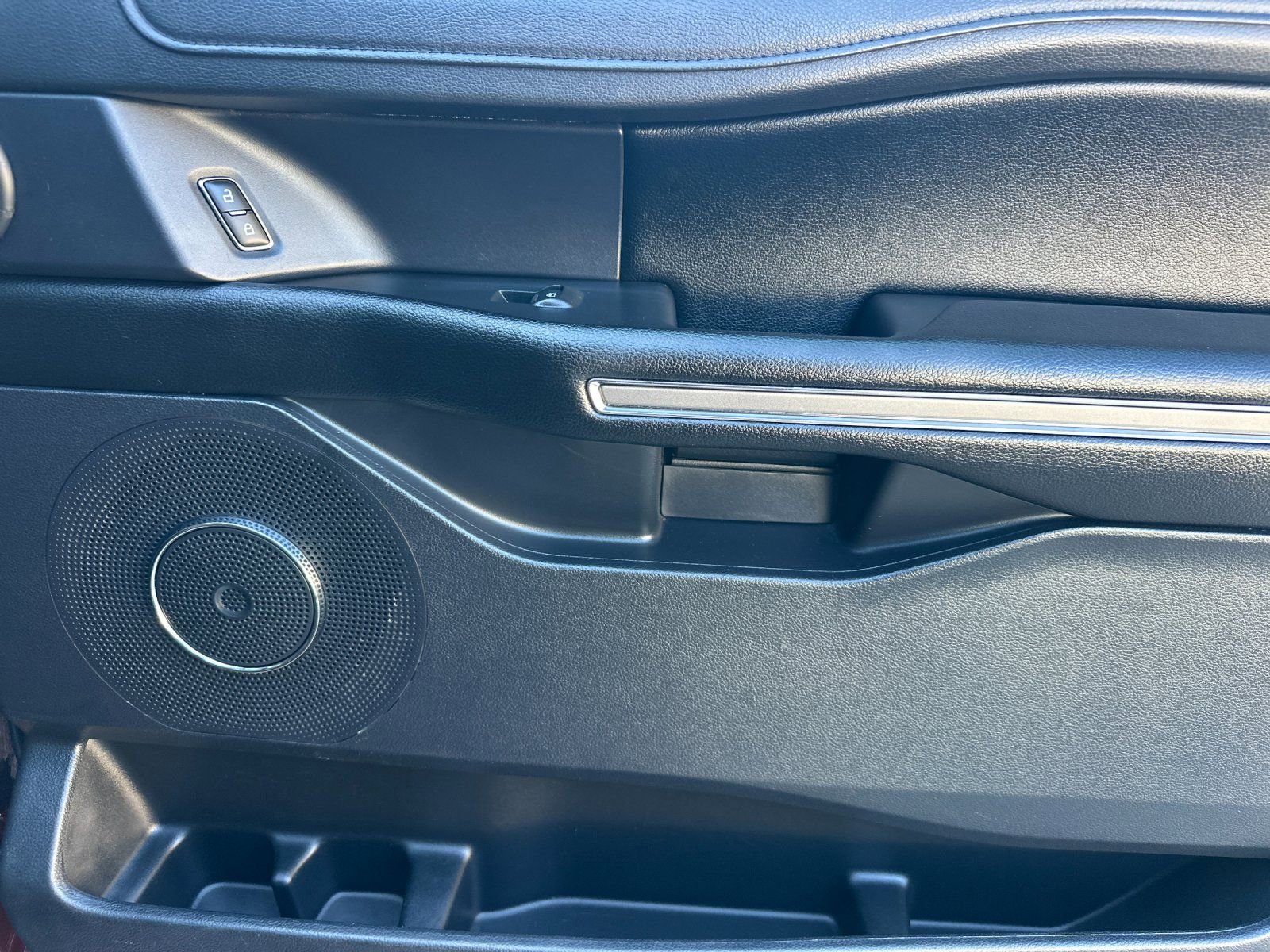 Used 2020 Ford Expedition Max XLT w/ Equipment Group 202A image 21