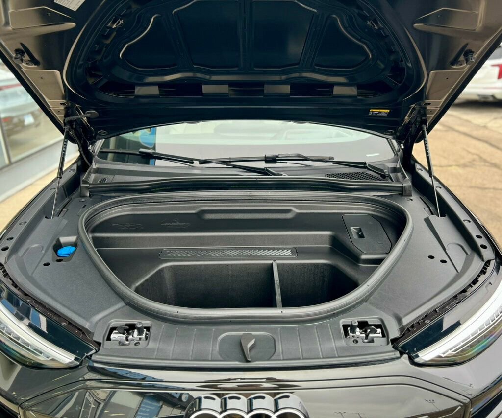 Used 2025 Audi Q6 e-tron Premium Plus w/ Premium Plus image 12