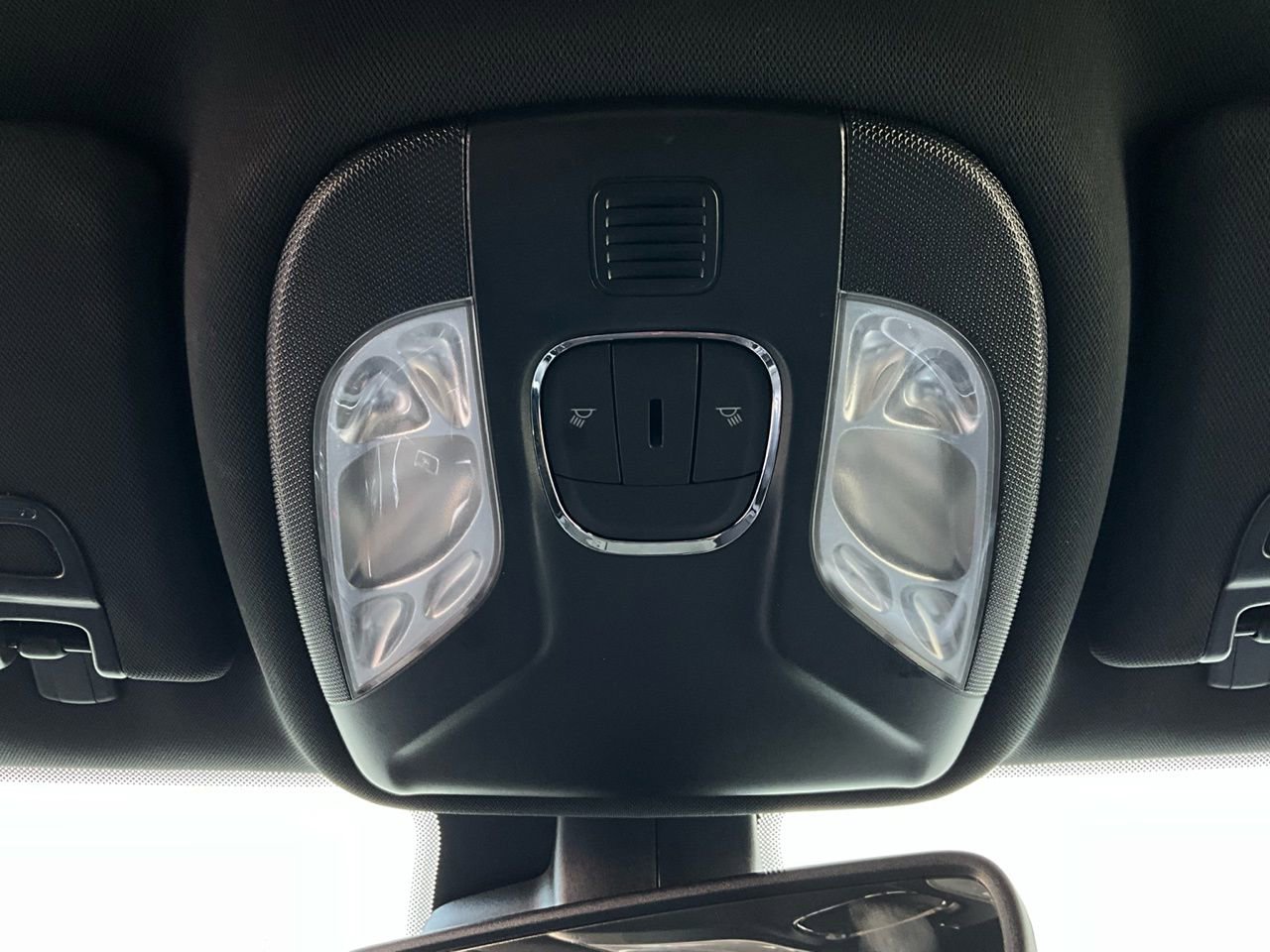 Used 2025 Jeep Compass Trailhawk image 16