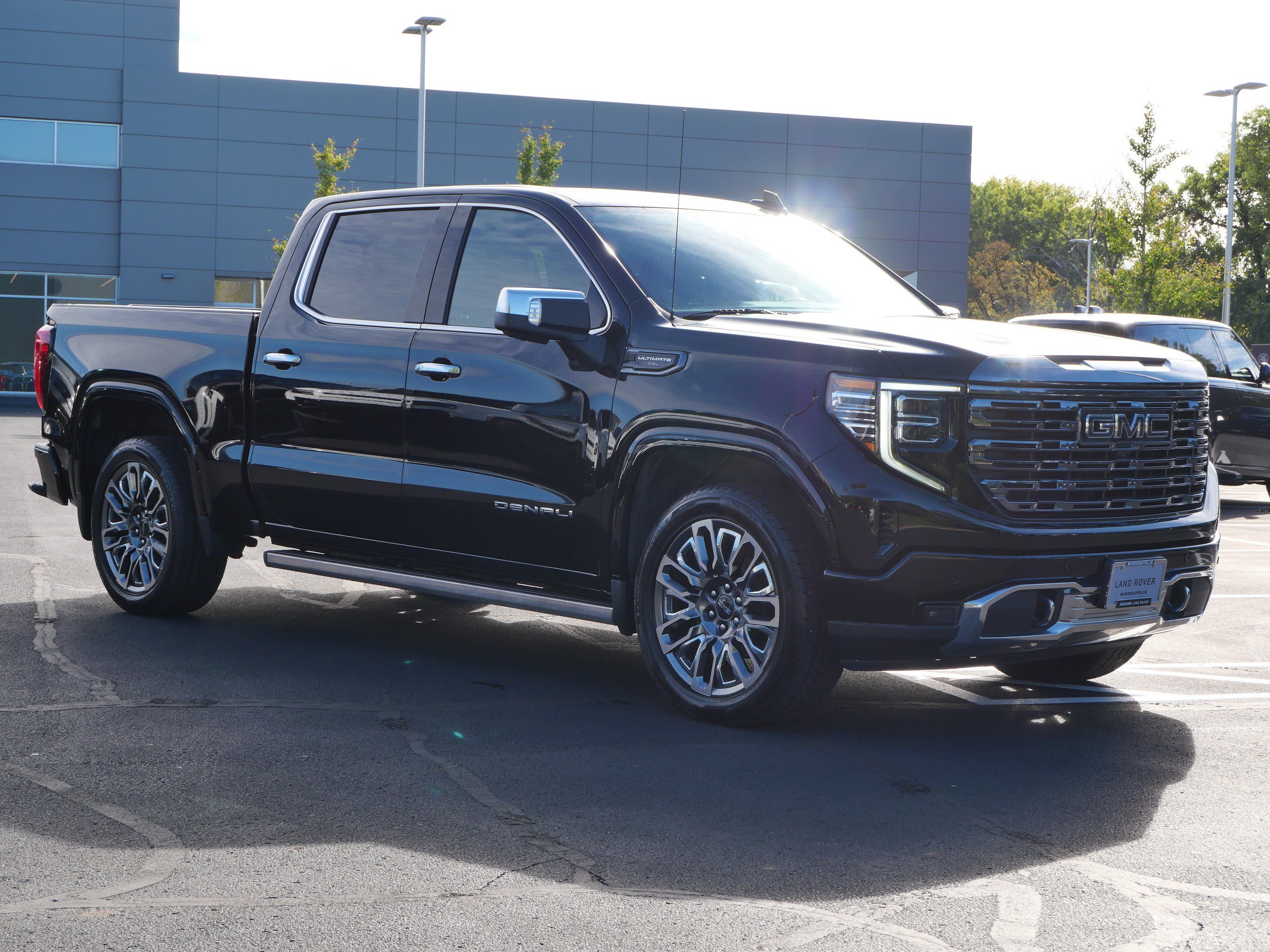 Used 2023 GMC Sierra 1500 Denali Ultimate AWD/4WD image 8