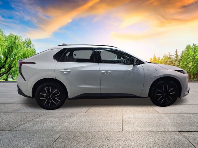 New 2026 Subaru Solterra Premium image 3