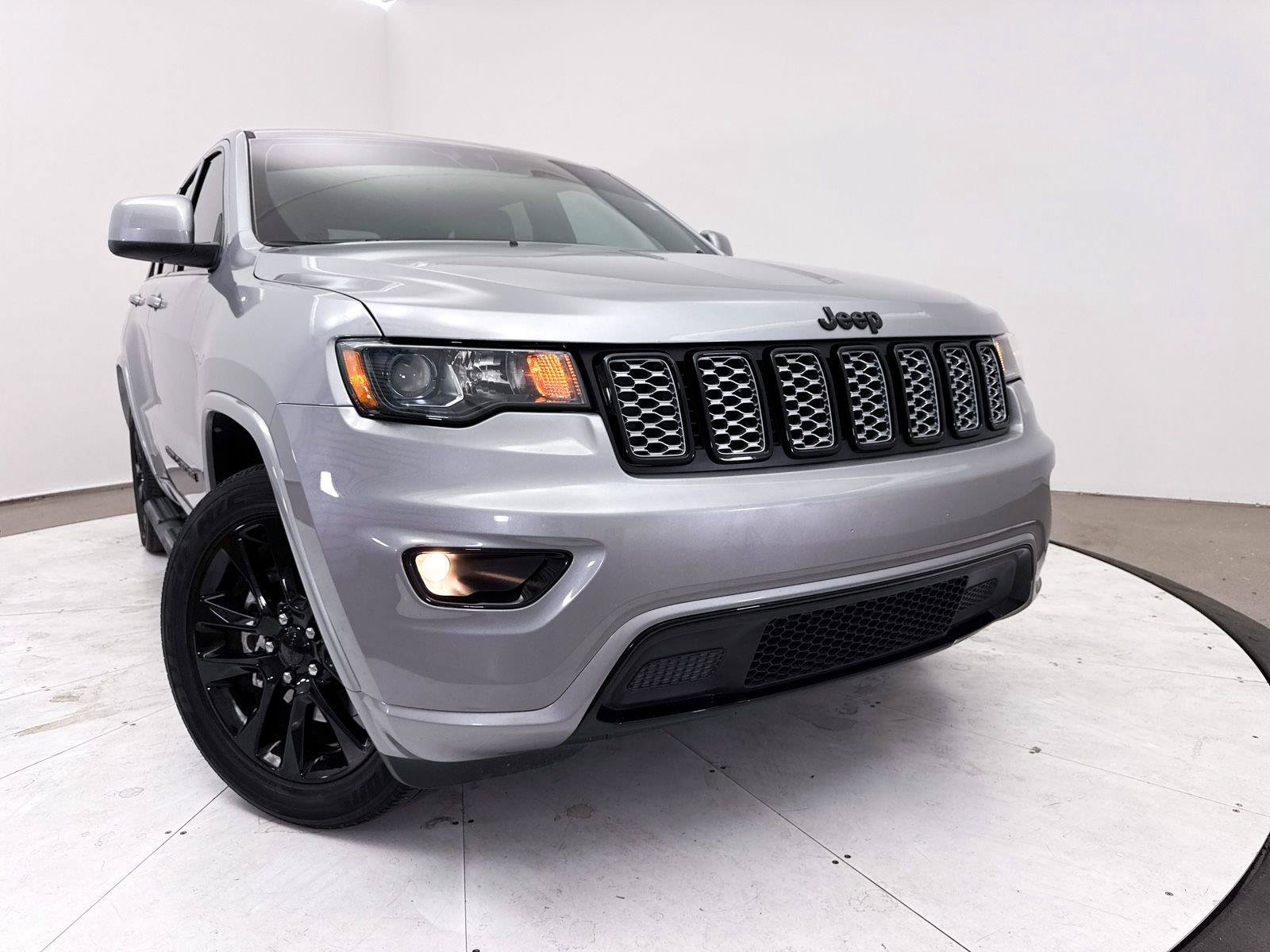 Used 2021 Jeep Grand Cherokee Laredo X AWD/4WD image 6
