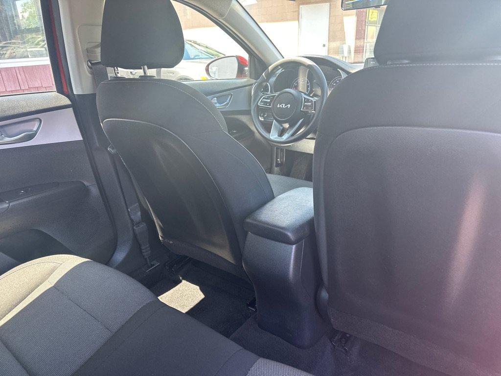 Used 2022 Kia Forte LXS w/ LXS Technology Package FWD image 12
