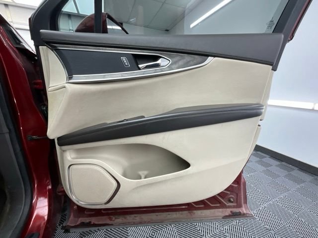 Used 2017 Lincoln MKX Select w/ Select Plus Package FWD image 12