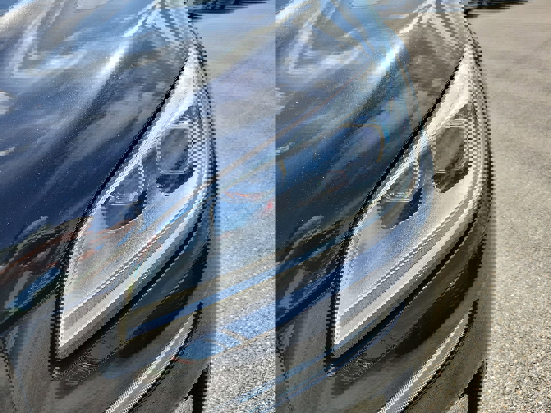 Used 2023 Lincoln Corsair Reserve w/ Jet Appearance Package FWD image 11