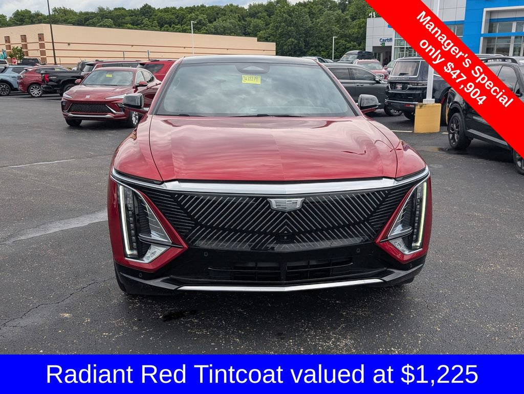 Used 2025 Cadillac Lyriq Luxury w/ LPO, Floor Liner Package AWD/4WD video 2
