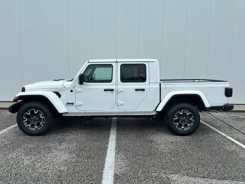 New 2026 Jeep Gladiator Sport AWD/4WD image 3