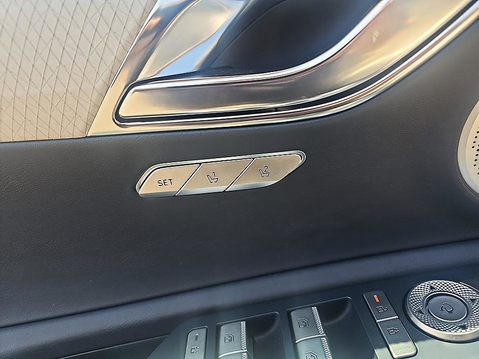 Used 2025 Genesis GV80 3.5T Prestige image 12