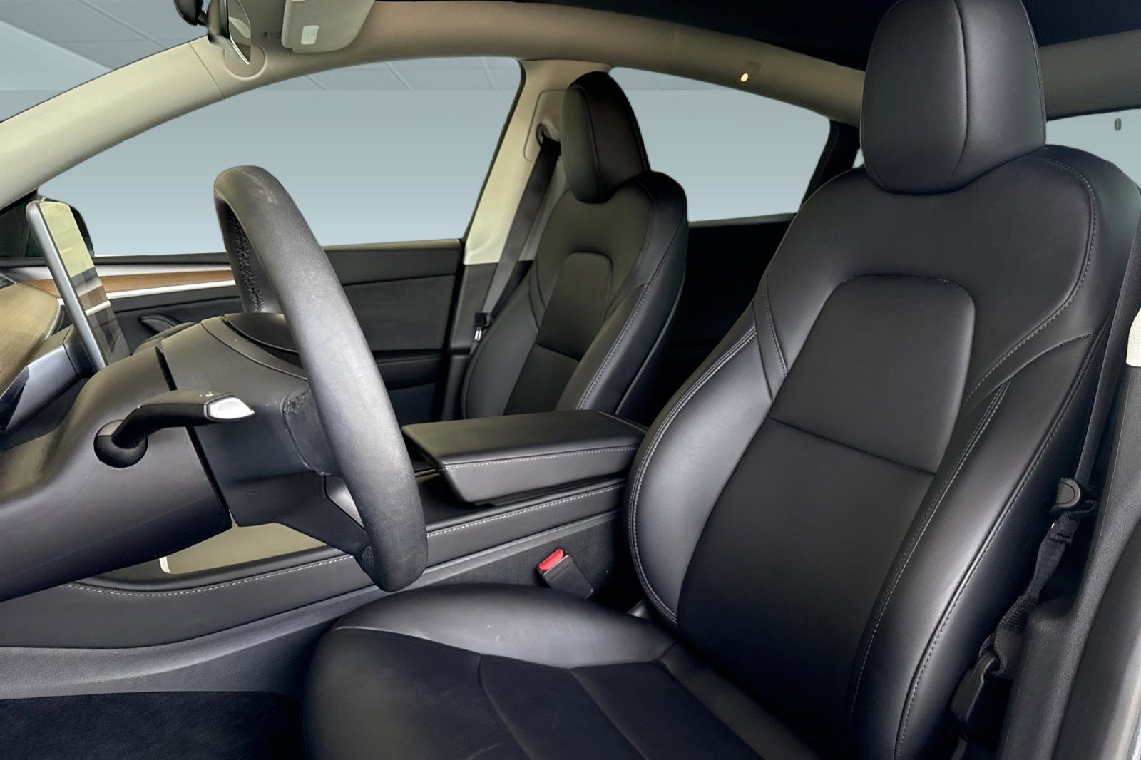 Used 2023 Tesla Model Y Long Range image 18