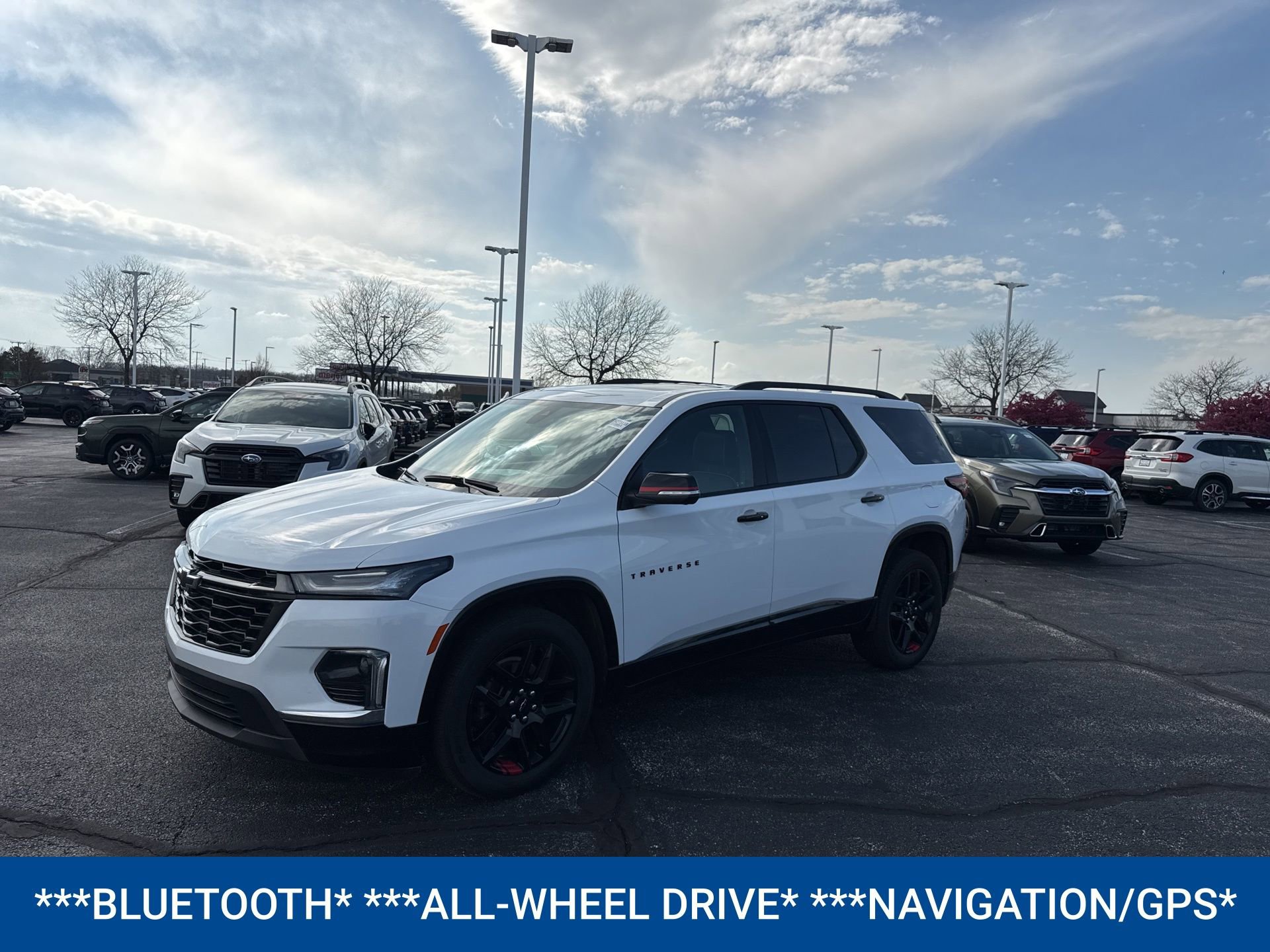 Used 2023 Chevrolet Traverse Premier w/ Redline Edition image 2