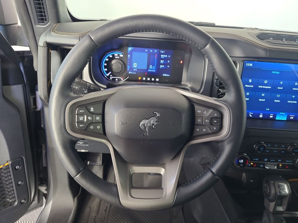 Used 2024 Ford Bronco Badlands image 12