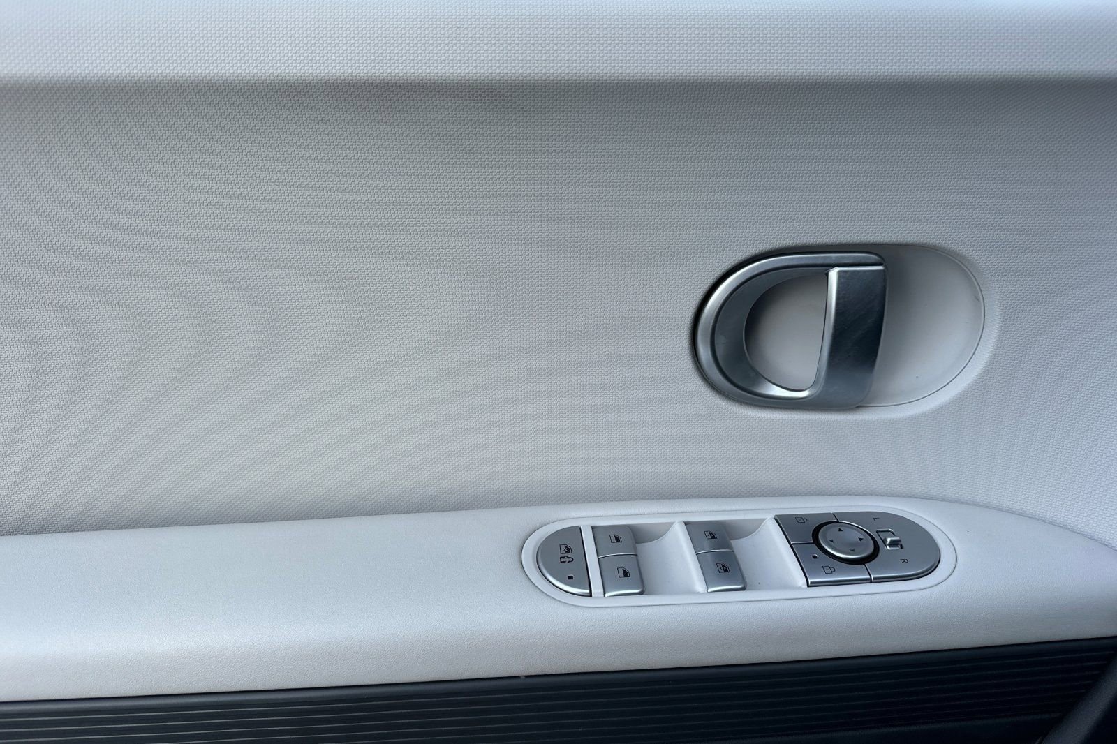 Certified 2024 Hyundai Ioniq 5 SEL RWD image 11