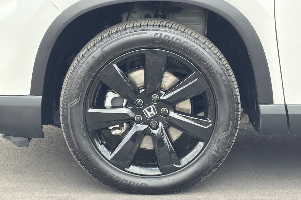Certified 2025 Honda Pilot Black Edition image 28