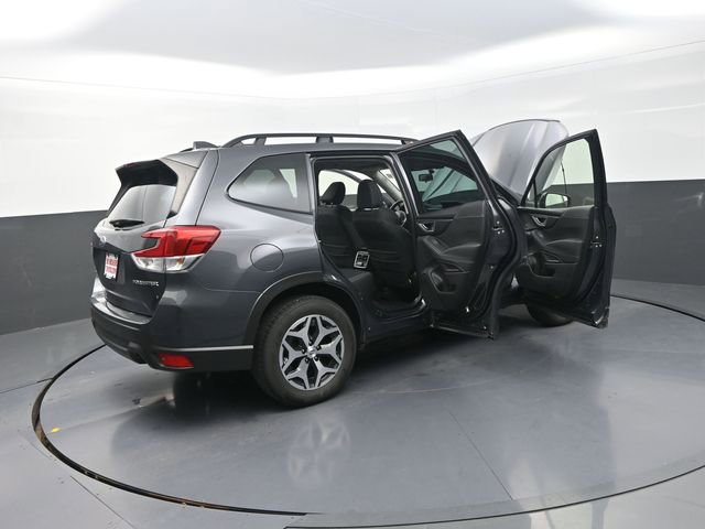 Used 2023 Subaru Forester Premium image 10
