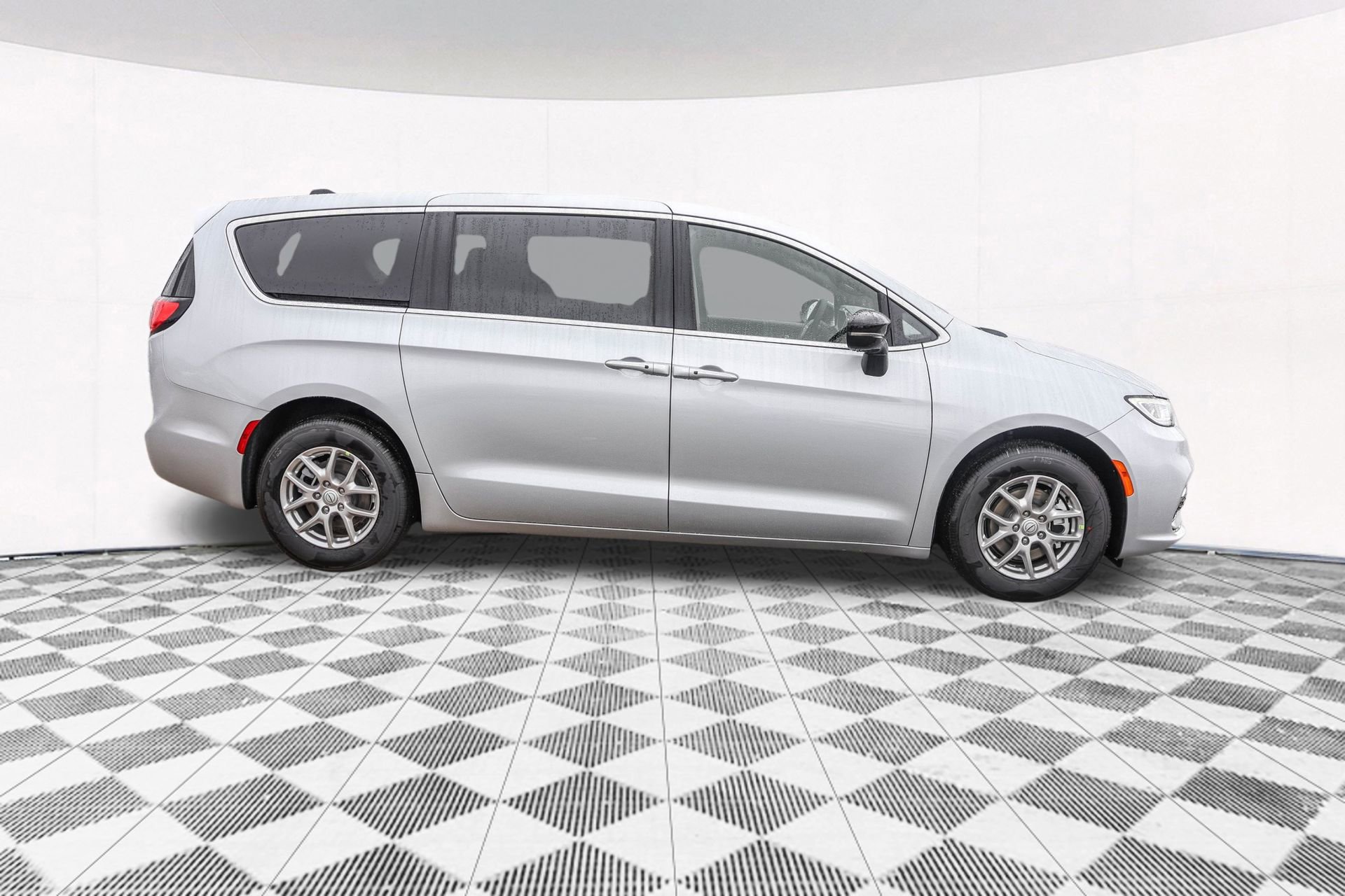 New 2026 Chrysler Pacifica Select image 13