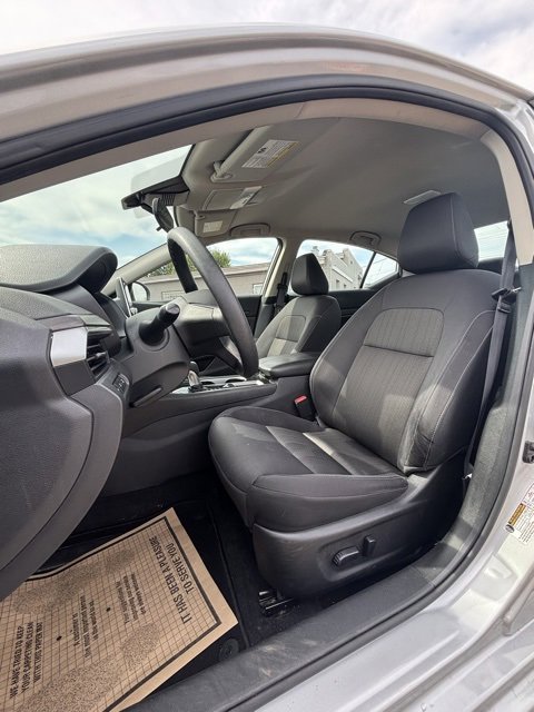 Used 2024 Nissan Altima 2.5 SV image 10