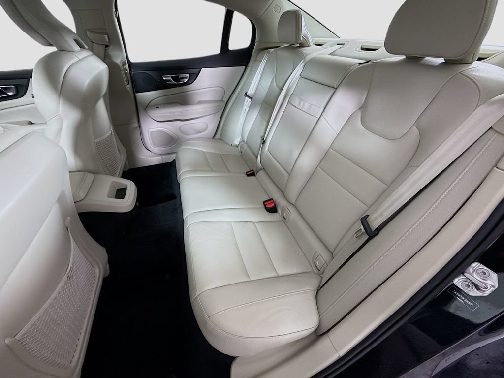 Used 2019 Volvo S60 T5 Momentum w/ Multimedia Package FWD image 25