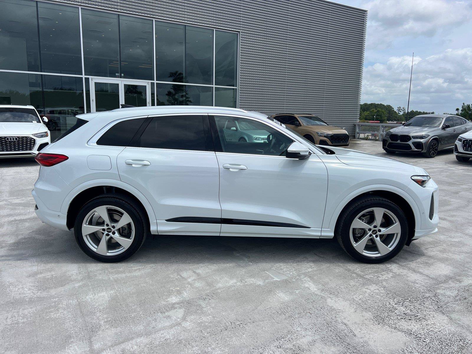 Certified 2025 Audi Q5 Premium w/ Premium Plus AWD/4WD image 4