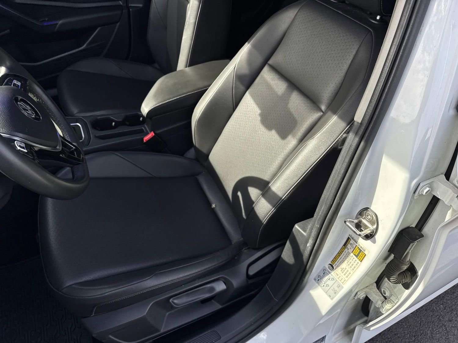 Used 2020 Volkswagen Jetta SE w/ SE Cold Weather Package image 27