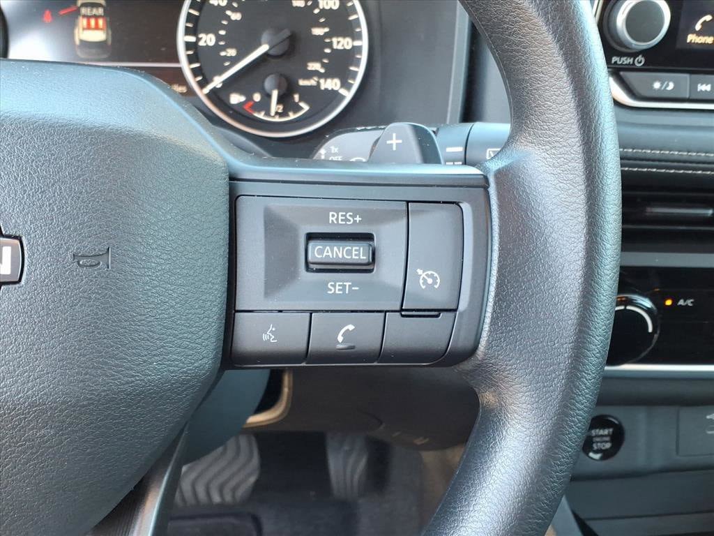 Used 2025 Nissan Rogue S AWD/4WD image 18