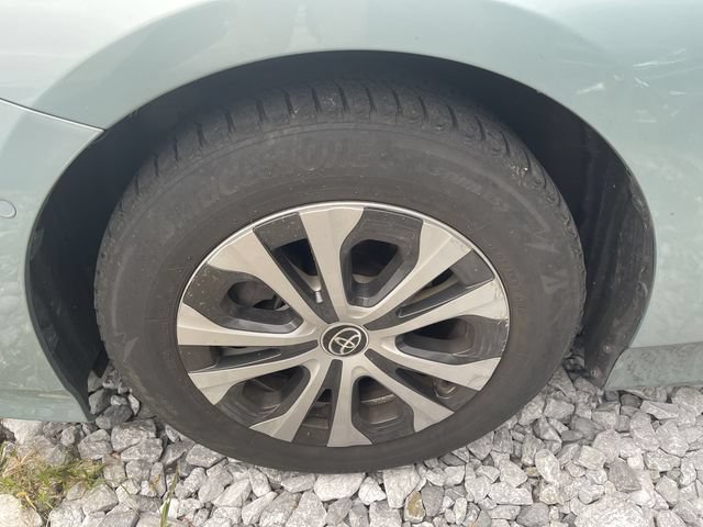 Used 2022 Toyota Prius XLE AWD/4WD image 5