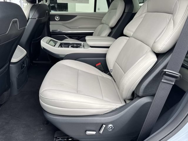 New 2026 Lincoln Navigator Reserve AWD/4WD image 17