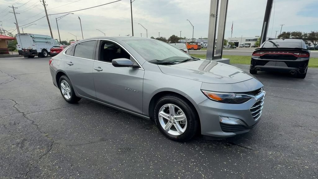 Used 2024 Chevrolet Malibu LS FWD image 2