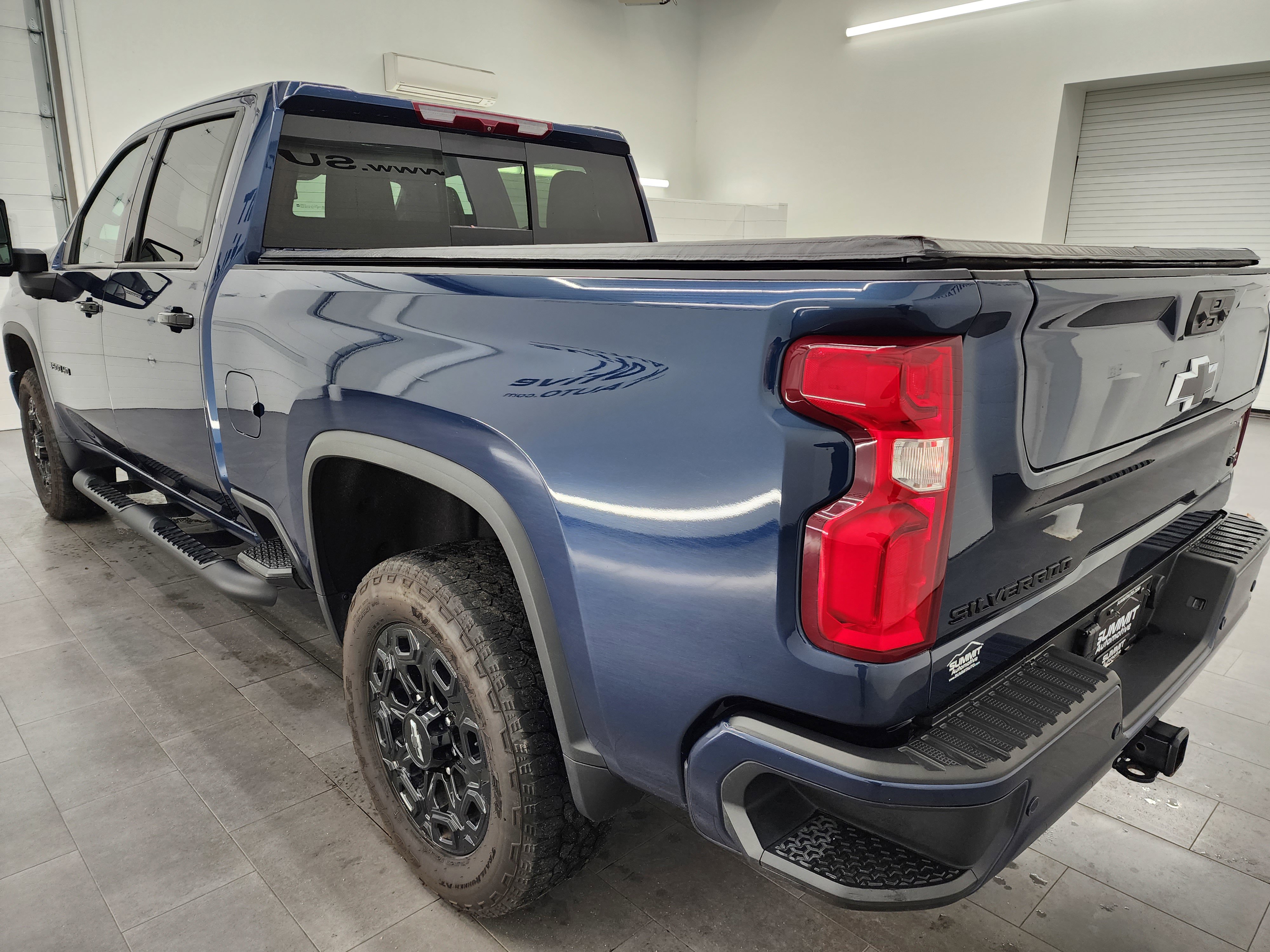 Used 2023 Chevrolet Silverado 3500 LTZ w/ LTZ Plus Package image 6