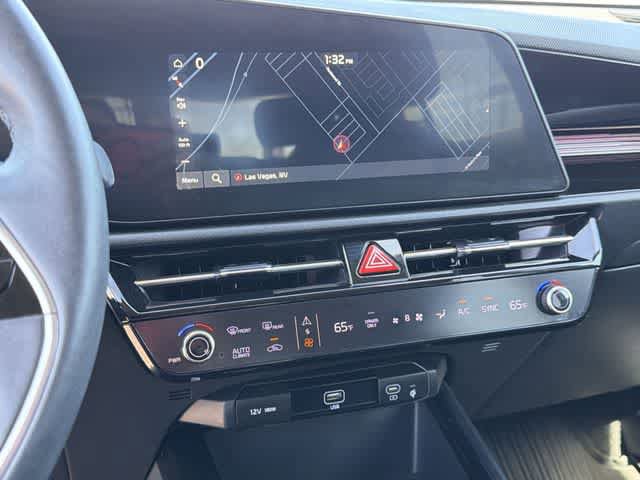 Used 2023 Kia Niro SX image 21