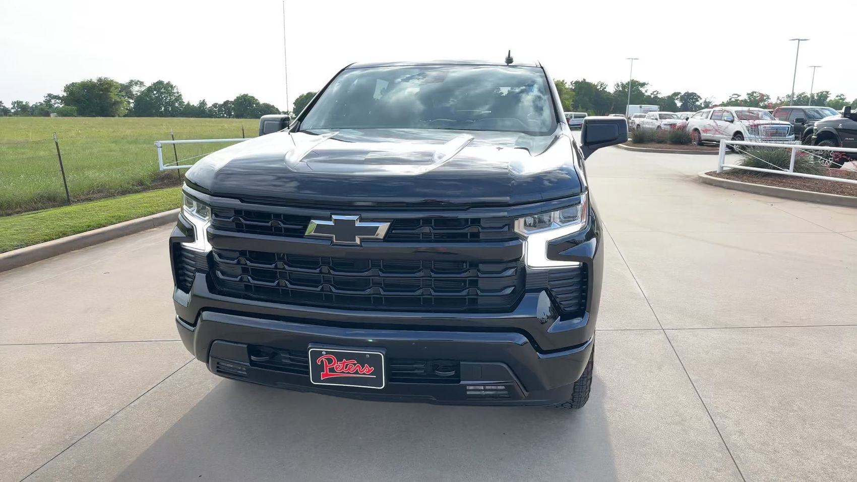Used 2025 Chevrolet Silverado 1500 RST w/ Z71 Off-Road Package AWD/4WD image 4