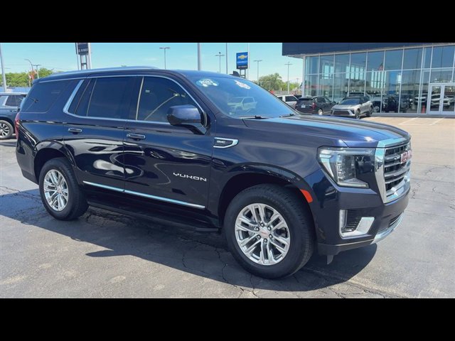 Used 2023 GMC Yukon SLT AWD/4WD image 2