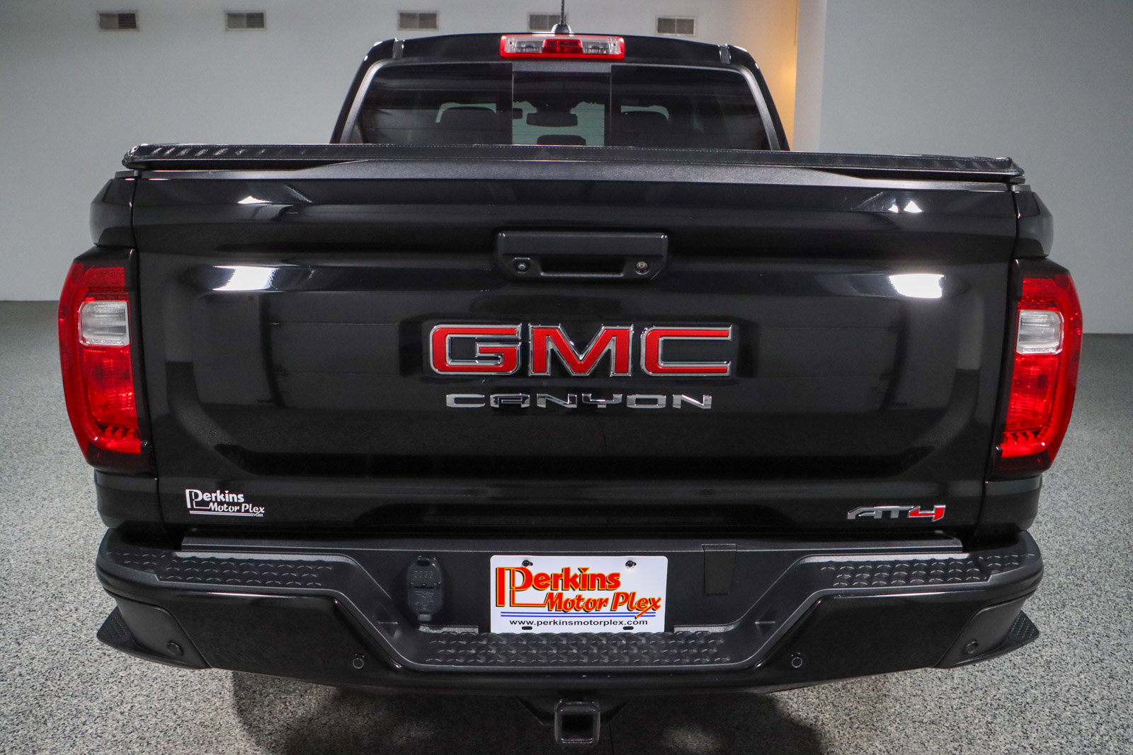 Used 2023 GMC Canyon AT4 w/ AT4 Premium Package image 8