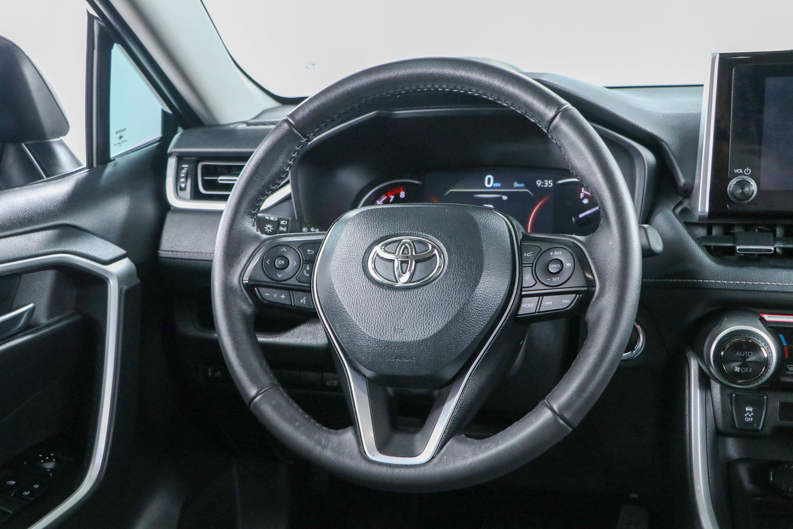 Used 2024 Toyota RAV4 XLE Premium FWD image 12