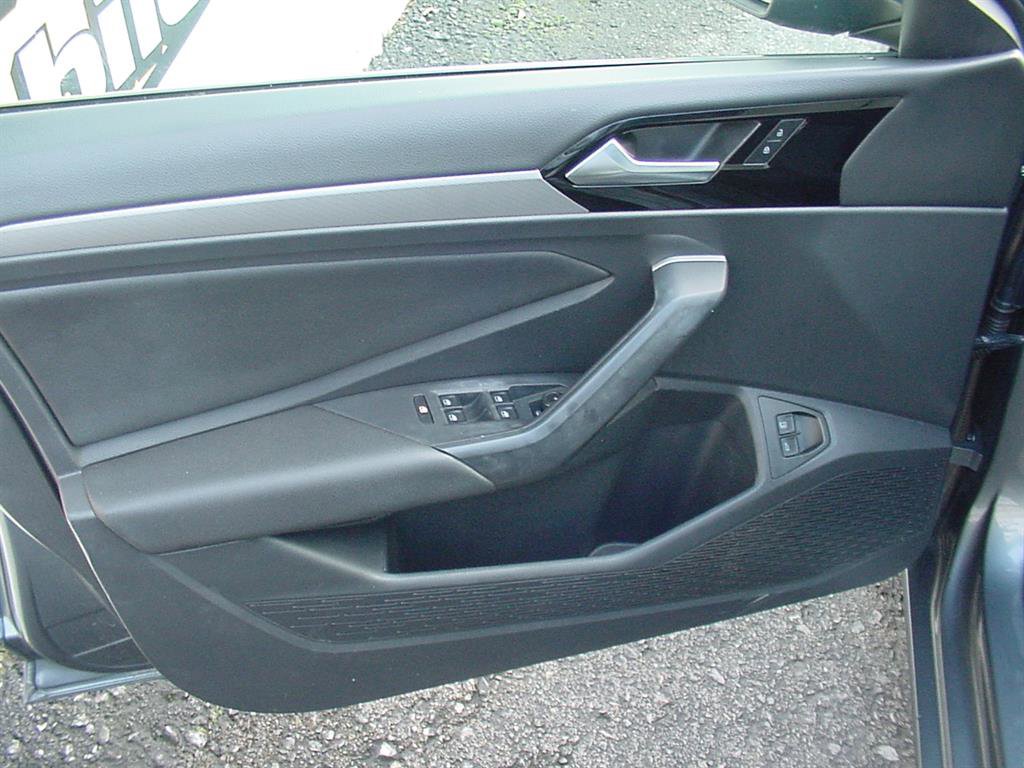 Used 2020 Volkswagen Jetta R-Line w/ R-Line Cold Weather Package image 11