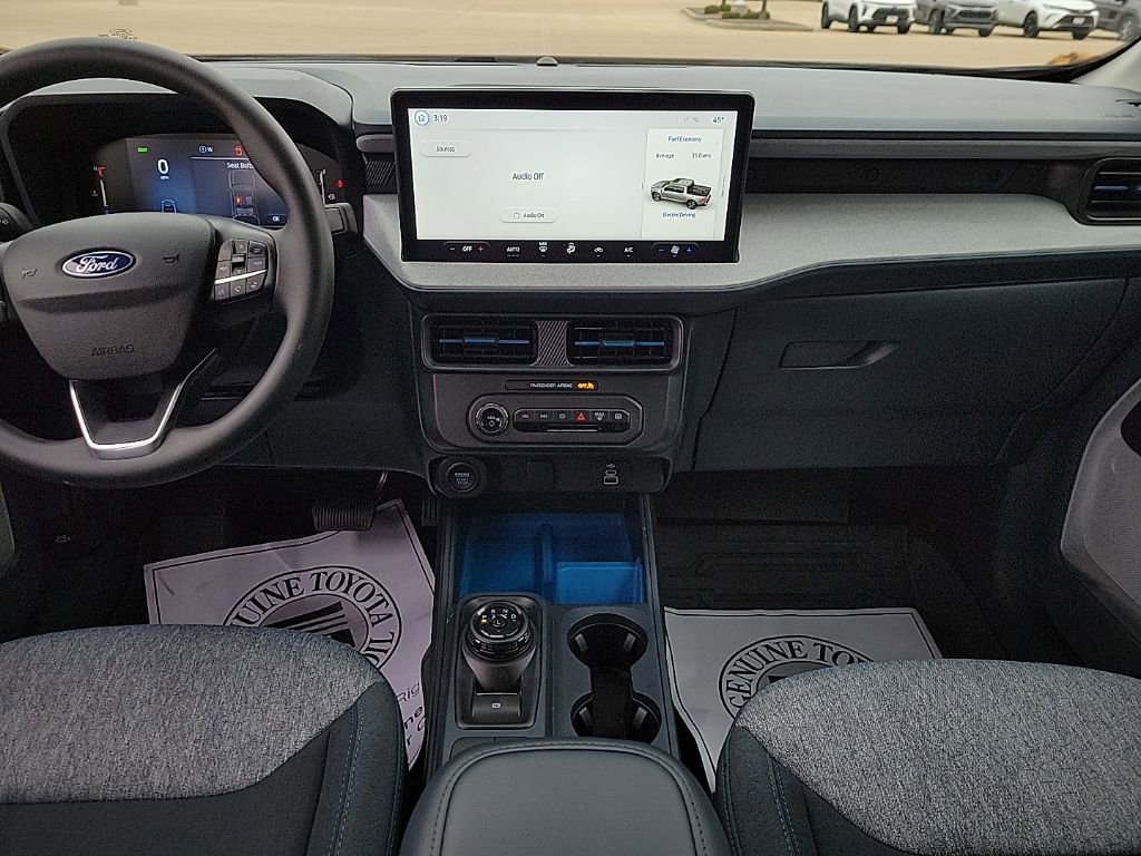 Used 2025 Ford Maverick XLT image 11