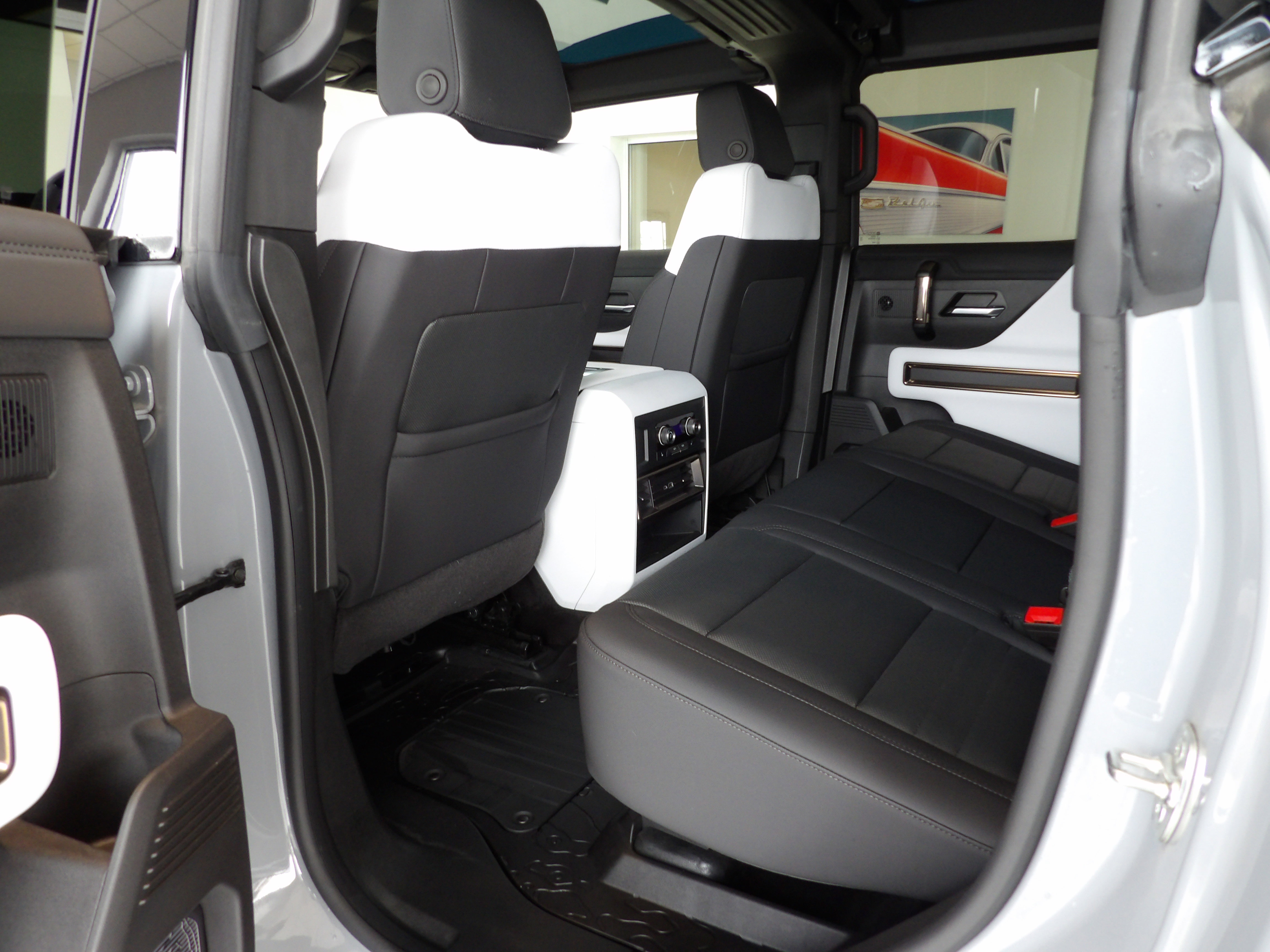 Used 2024 GMC Hummer EV 2X image 18