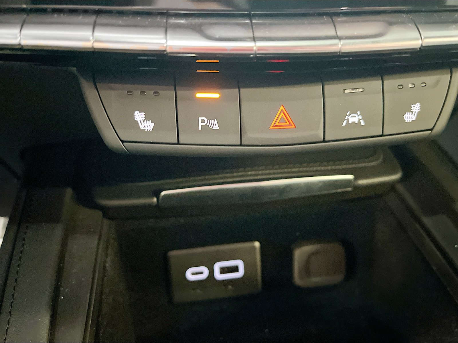 Used 2024 Cadillac XT4 Sport w/ Cold Weather Package AWD/4WD image 20