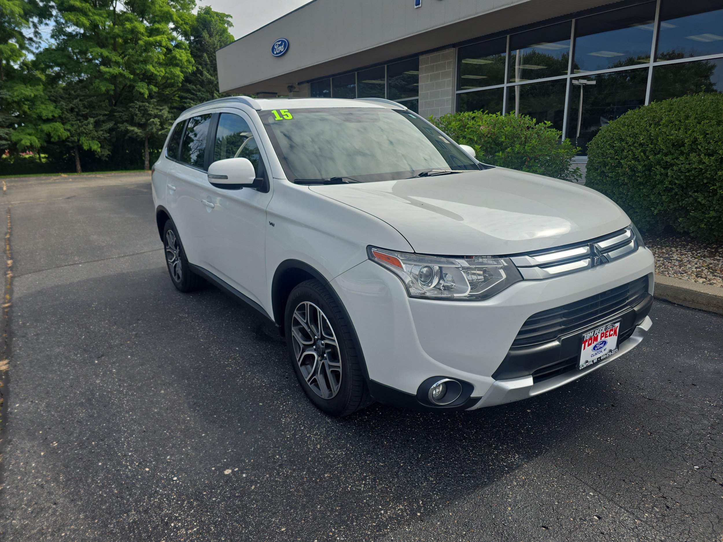 Used 2015 Mitsubishi Outlander GT AWD/4WD image 1