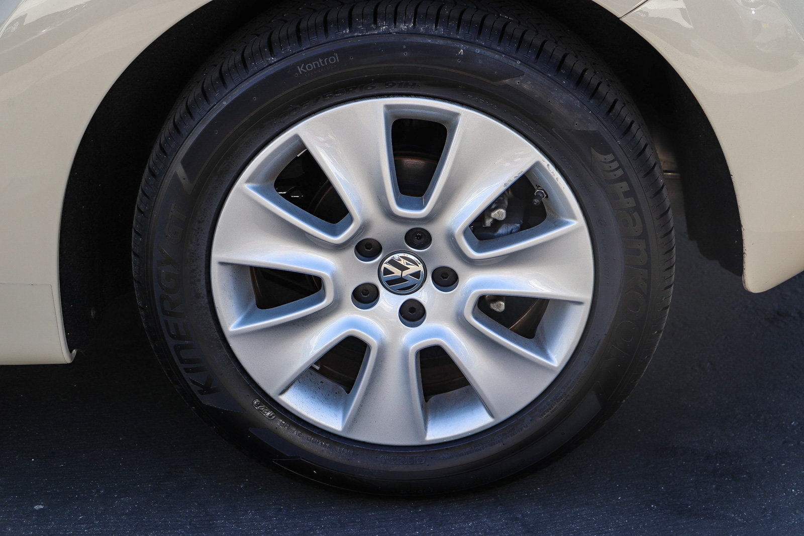 Used 2008 Volkswagen Beetle S FWD image 22