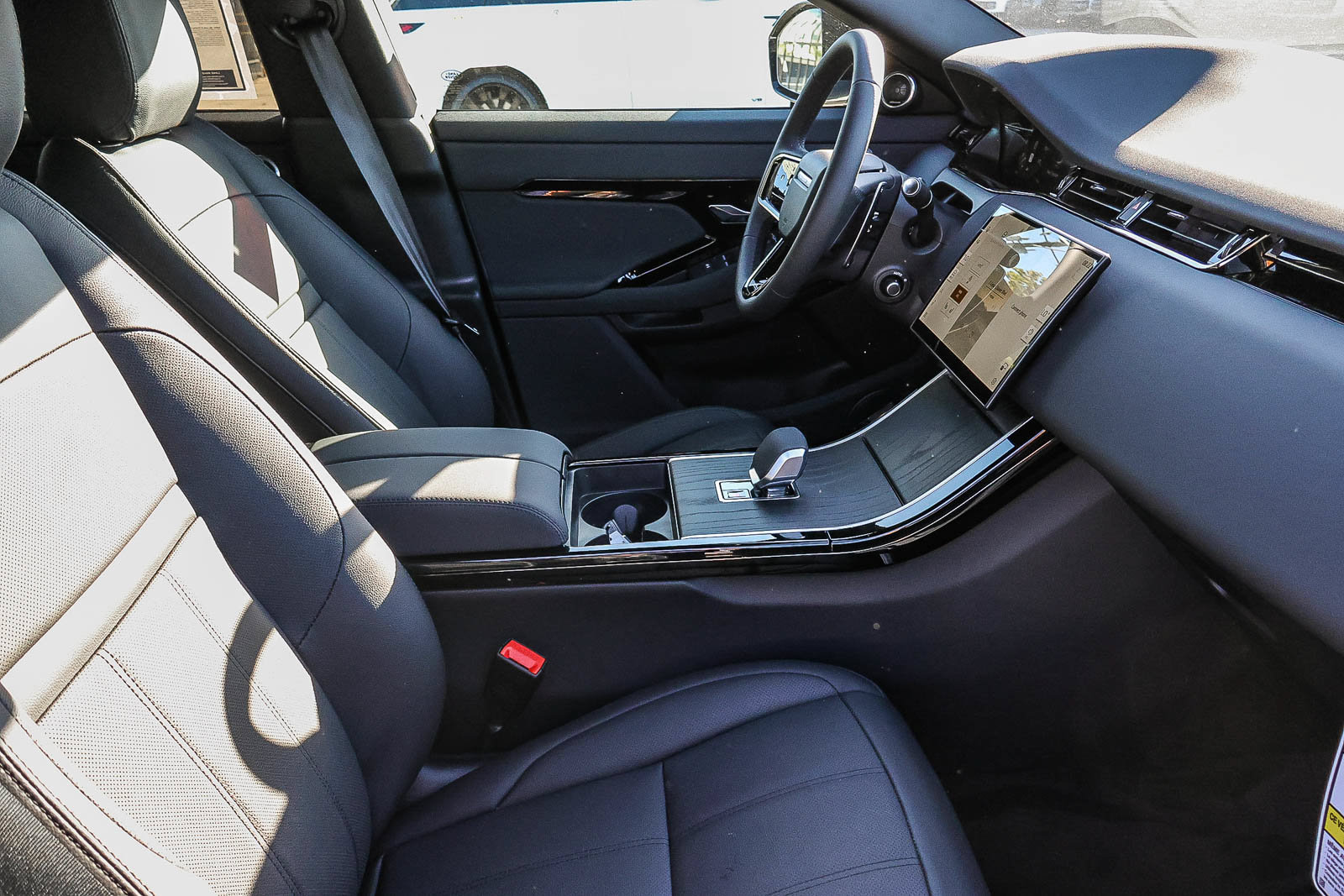 New 2026 Land Rover Range Rover Evoque S AWD/4WD image 13