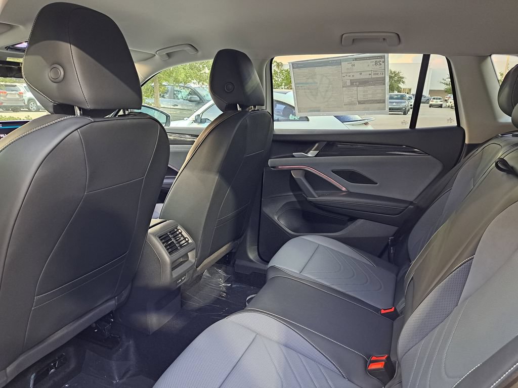 New 2026 Volkswagen Tiguan SE FWD image 5