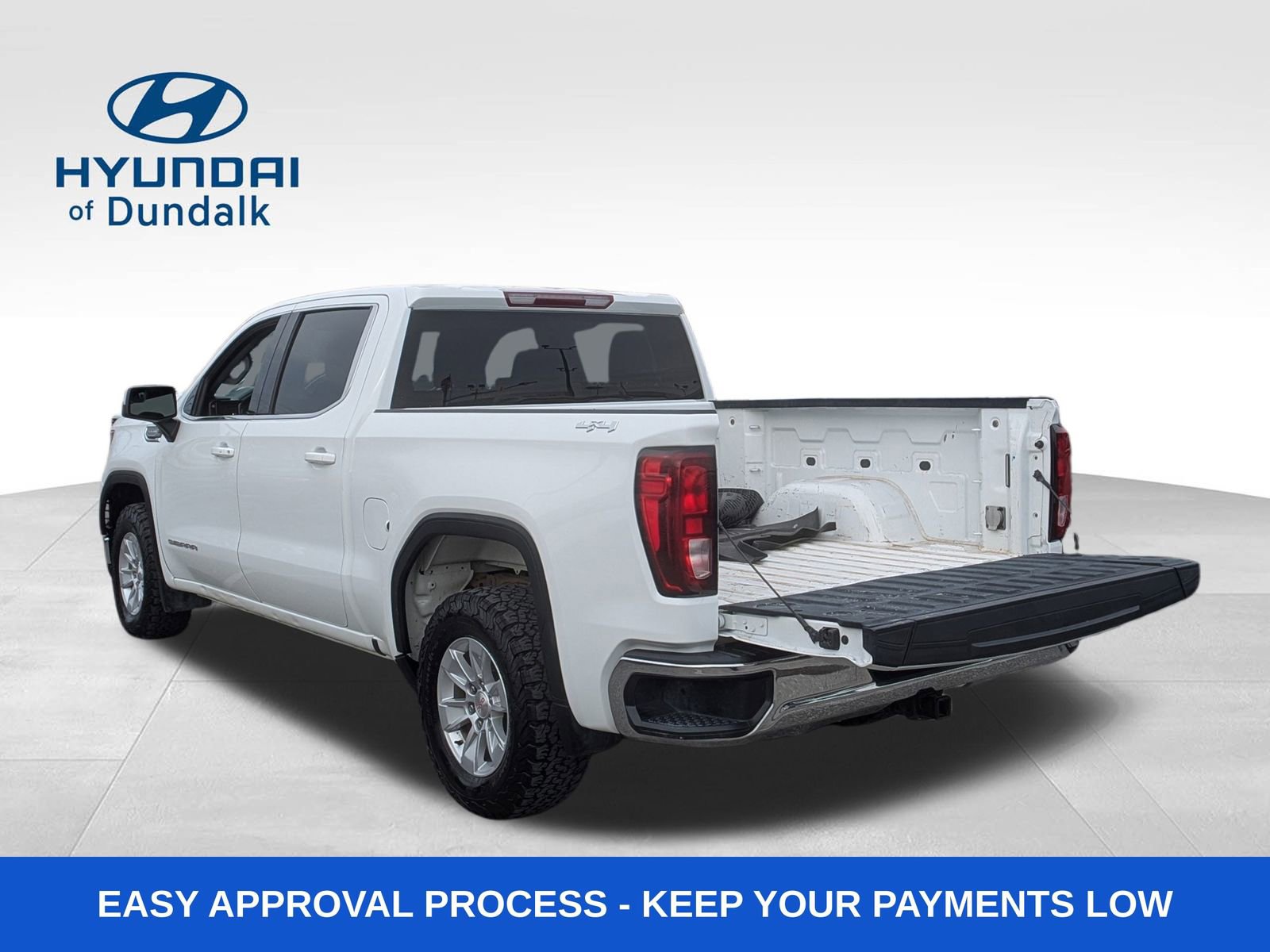 Used 2023 GMC Sierra 1500 SLE image 3