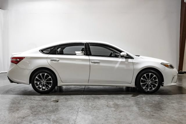Used 2016 Toyota Avalon XLE FWD image 11